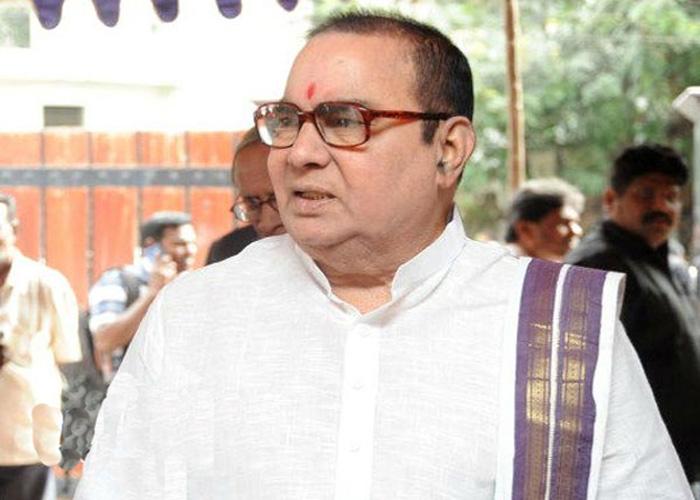 When NTR Fell At Indira Gandhi's Feet