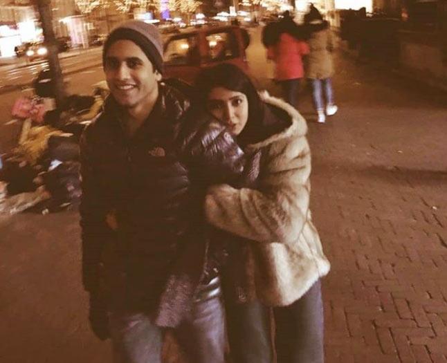 Chai-Sam Enjoying Romantic Holiday