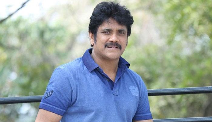 Nag Smiles @ Disastrous Officer!