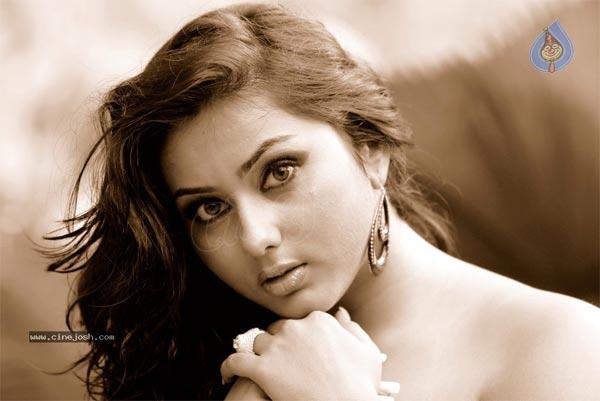 Namitha Lost Trust On Men!