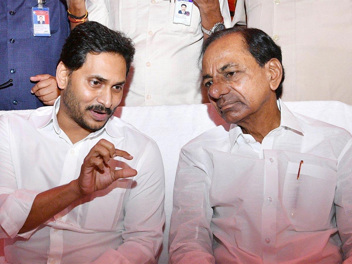 KCR Learns This Bad Habit from Jagan