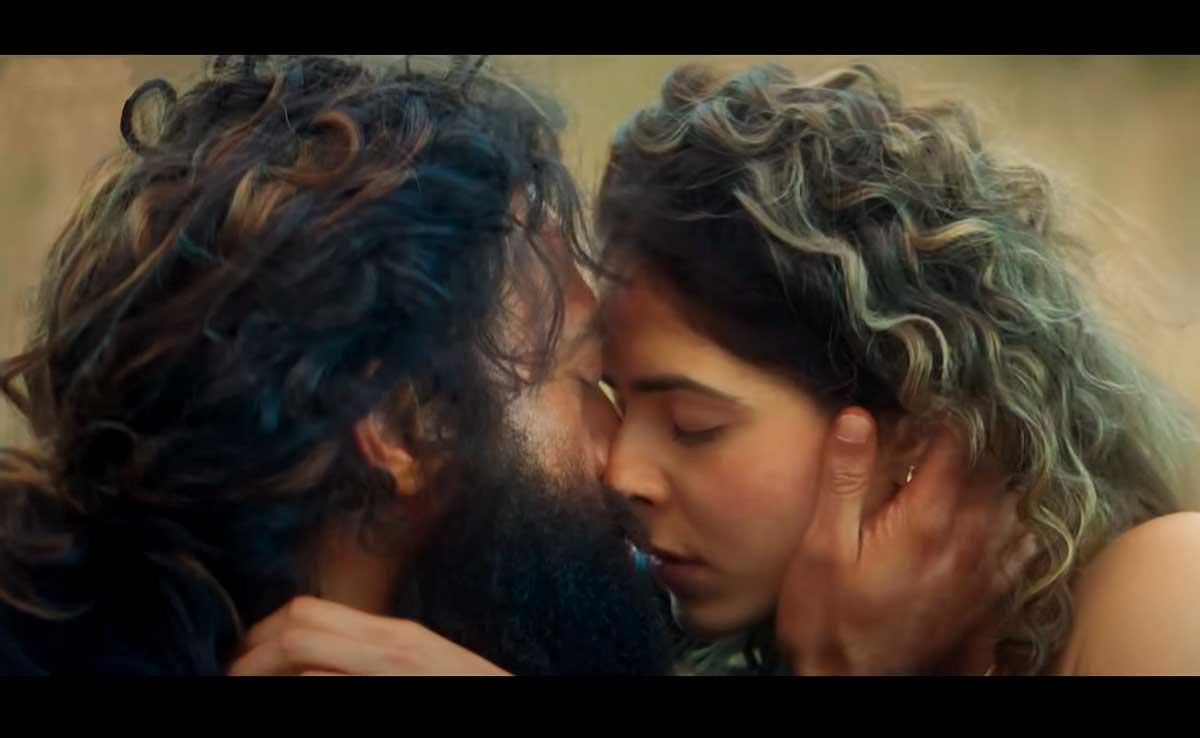Navdeep saves his heroine from embarrassment