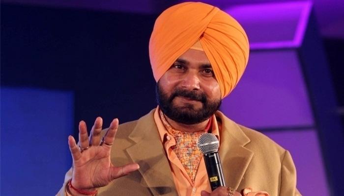 Cricketer Insults South, Praises Pak