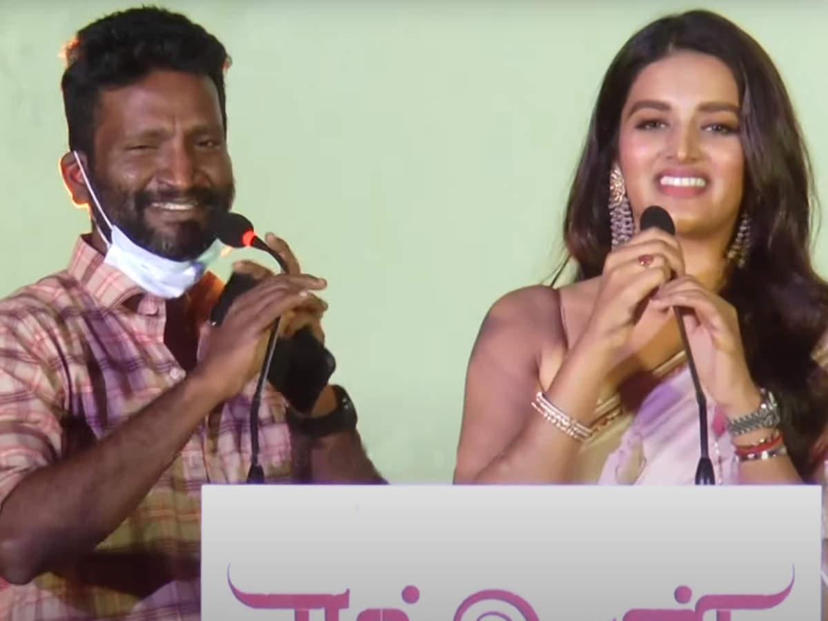 Director Made Nidhhi Agerwal Uncomfortable