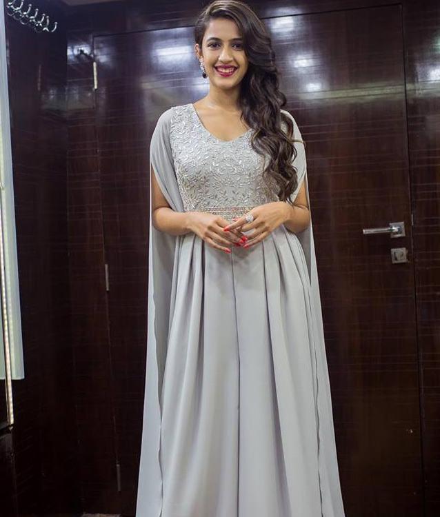 Niharika Surprises Assistant Director