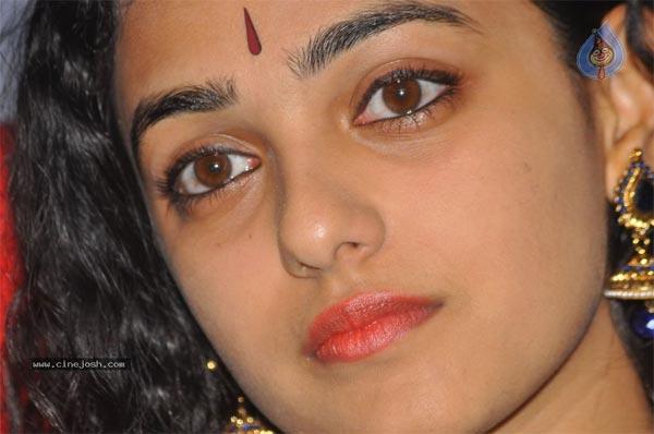 Nithya Menon Broke Her Live-In Relation!?