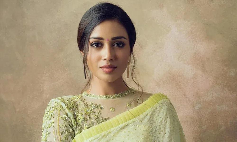 Nivetha gets a  shock from Swiggy