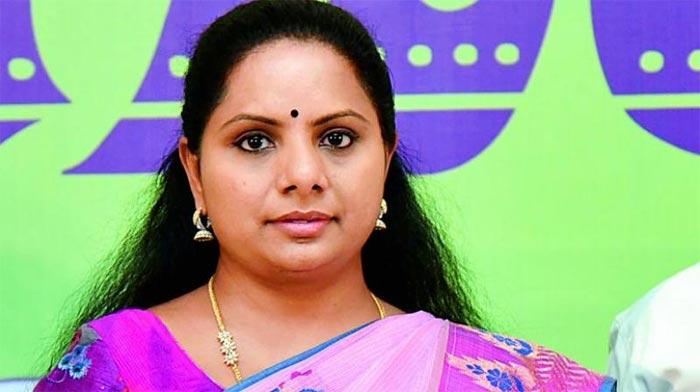 TRS Govt serious on hereditary jobs for Sinagreni staff: Kavitha