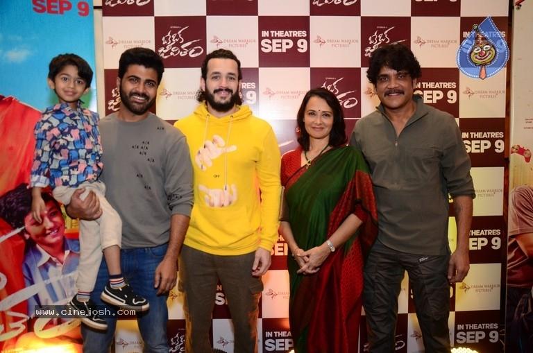 Oke Oka Jeevitham movie leaves Nagarjuna tear struck