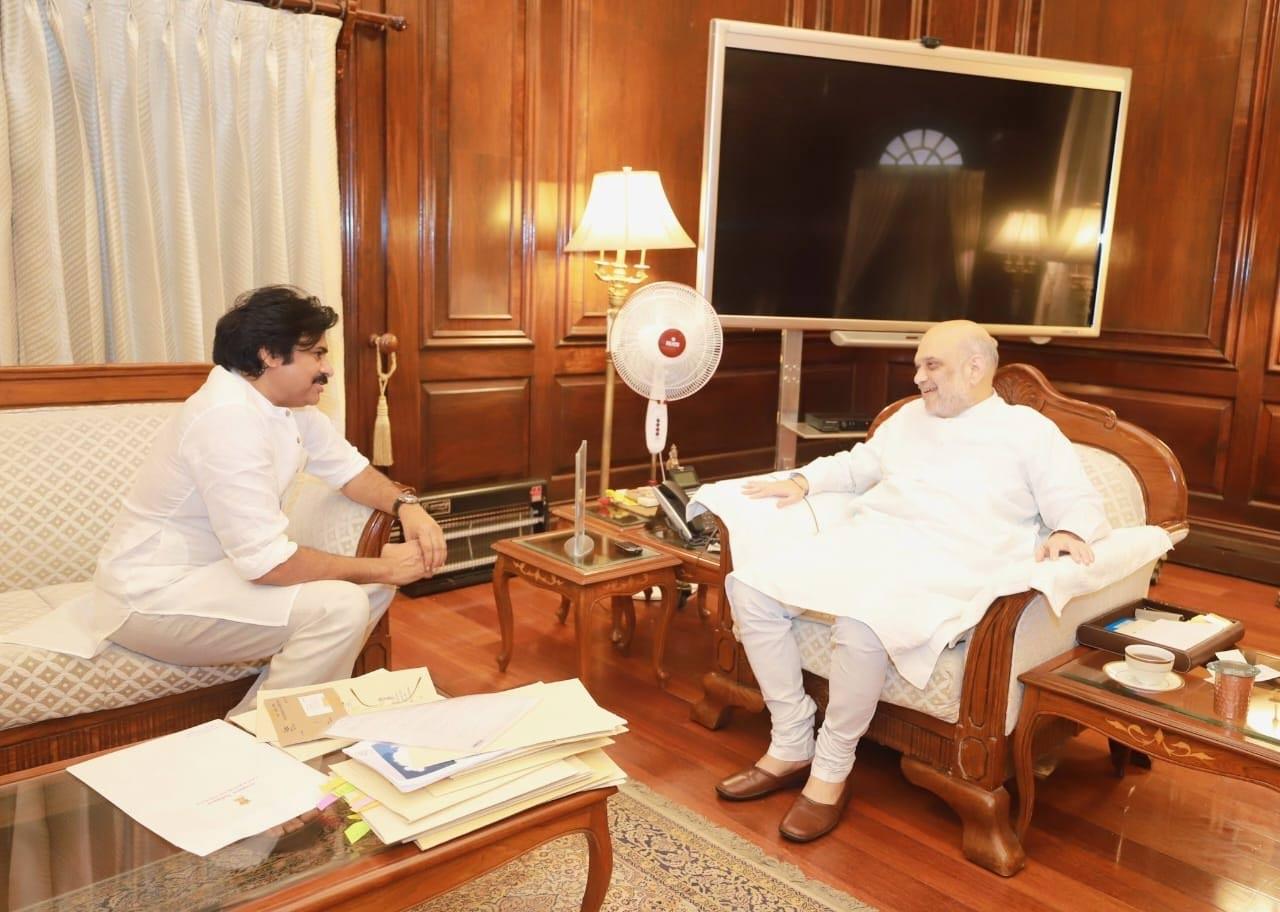 Pawan meets Amit Shah for a powerful strategy