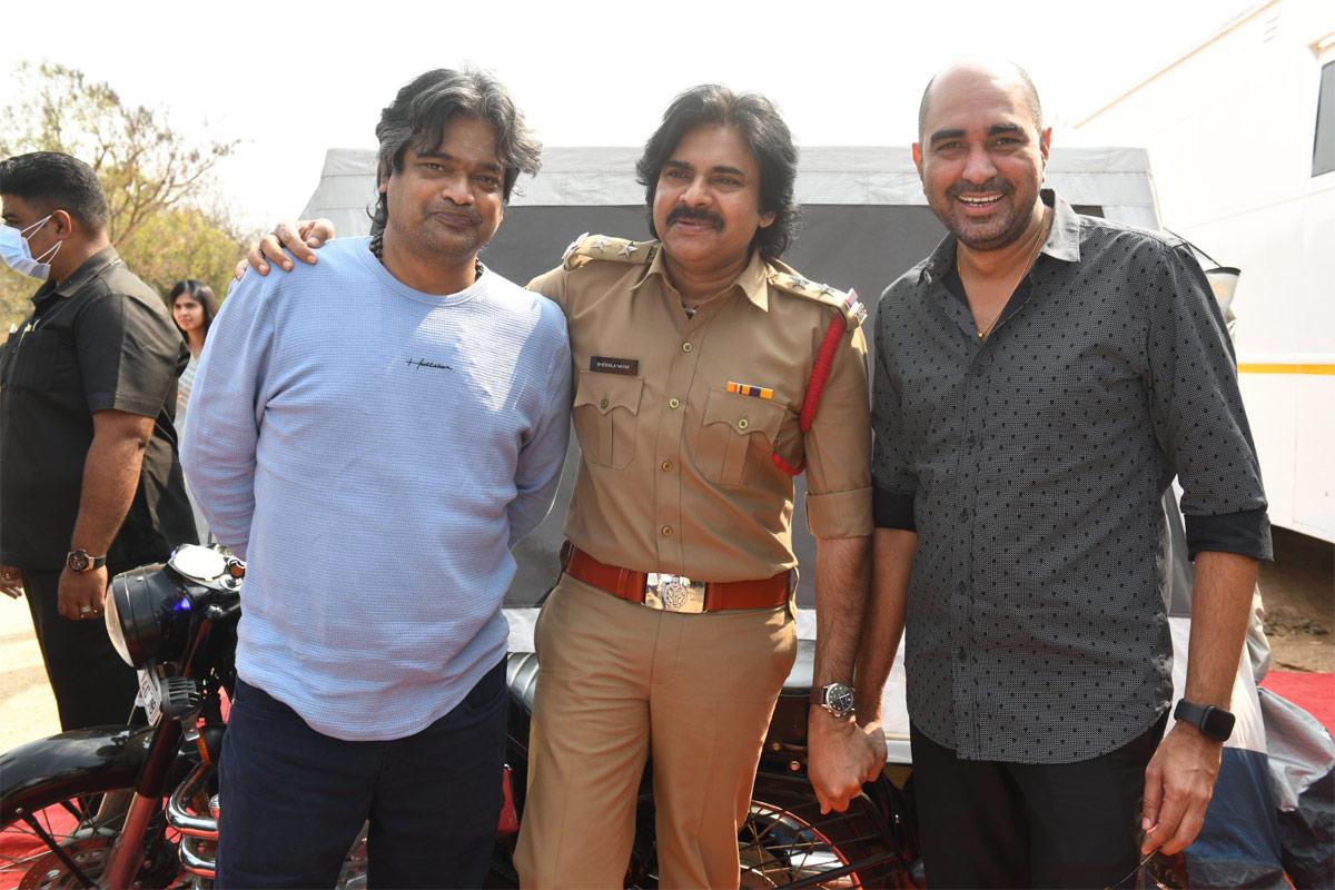 Pawan powers Harish &amp; Krish