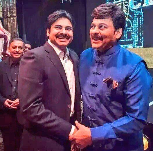Chiranjeevi, Pawan Kalyan Candid Moment