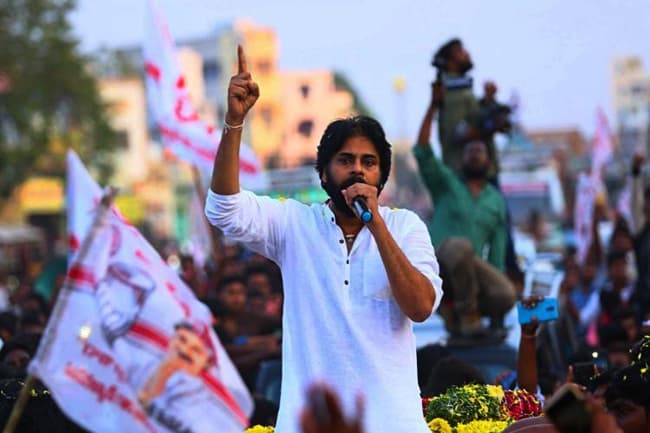 Pawan Kalyan Fans Targetting 100 Cr