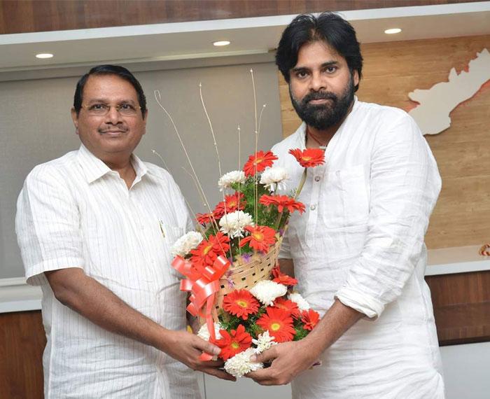 Pawan's Political Advisor Threatens Nara Lokesh!