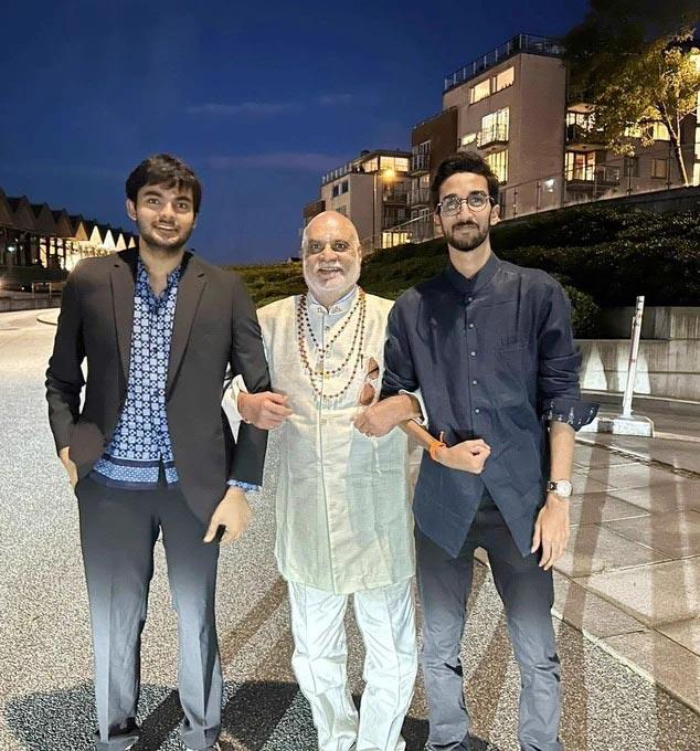 Akira Nandan, Karthikeya with Raghavendra Rao