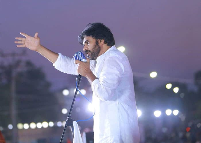 Comedy: Pawan Speeches Shared by YM &amp; Saakshi