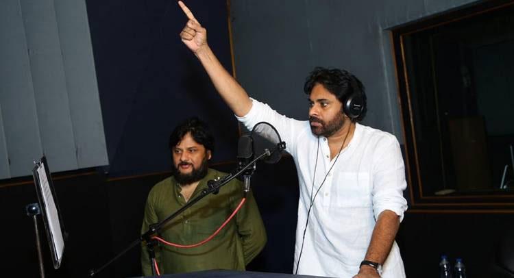 Pawan's Sensation for Chiranjeevi B-Day!