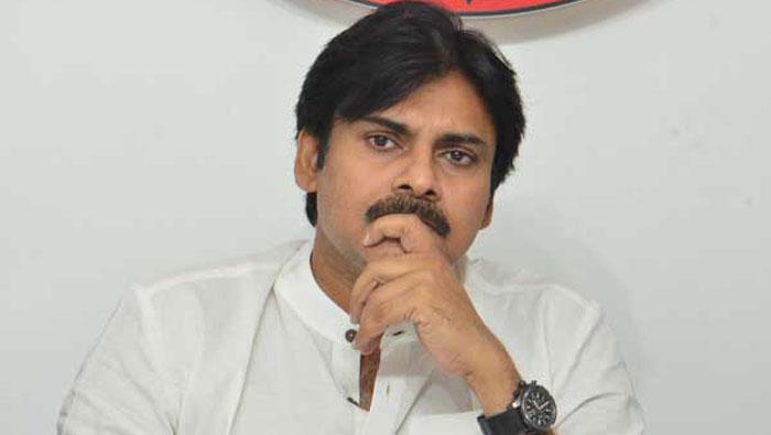 Shocker: Pawan Kalyan After Bengali Babes?