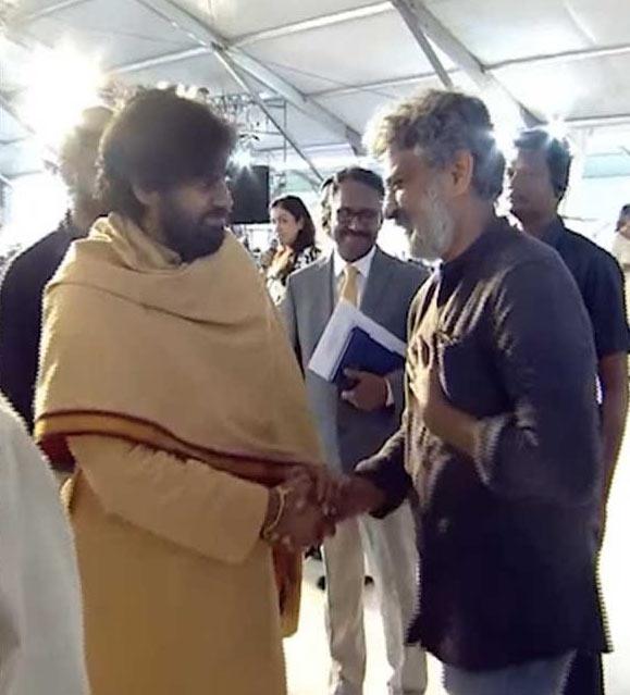 Pawan, Rajamouli snapped together