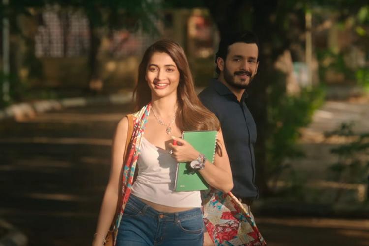 Pooja showing stars to Akhil