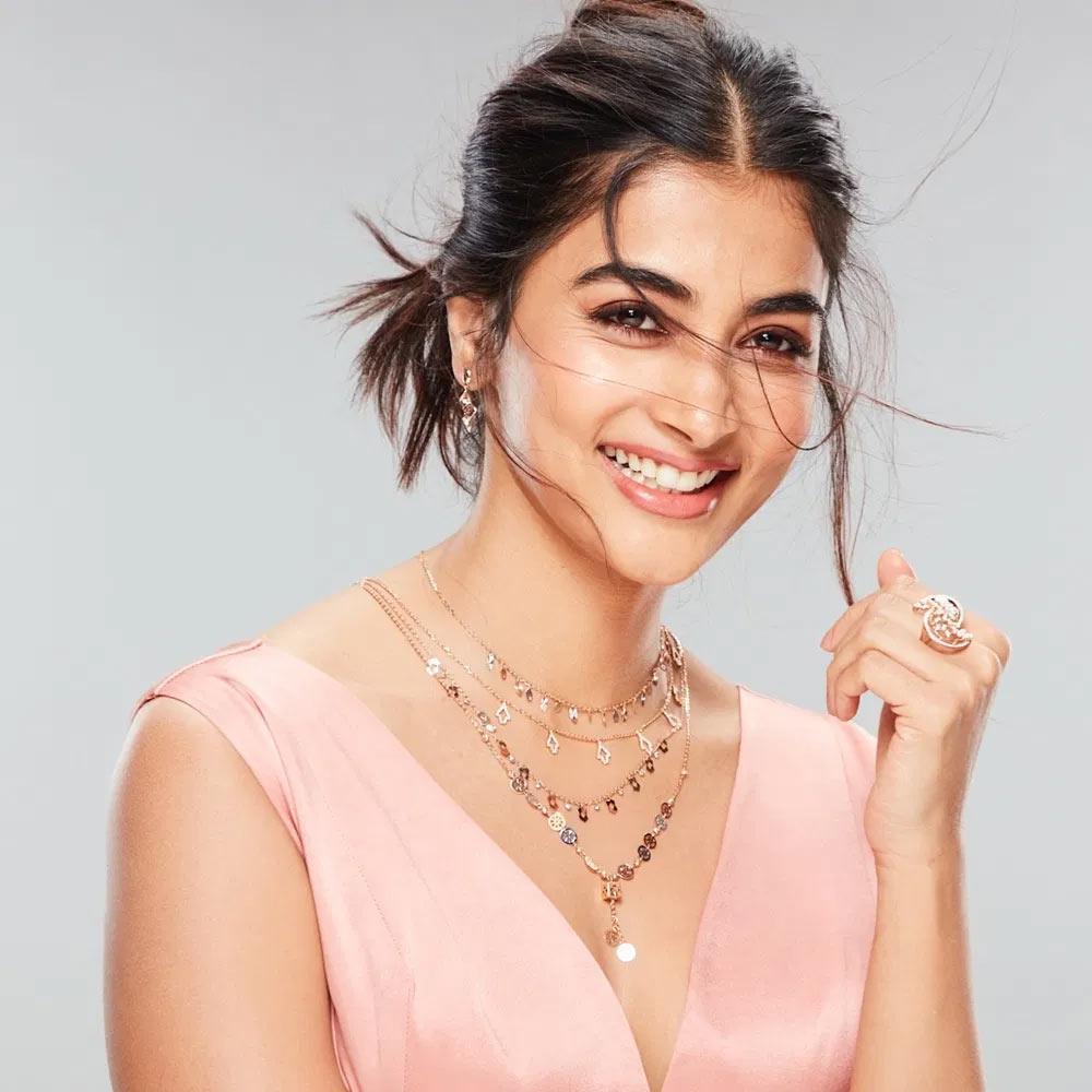 Pooja Hegde looks regal in pink