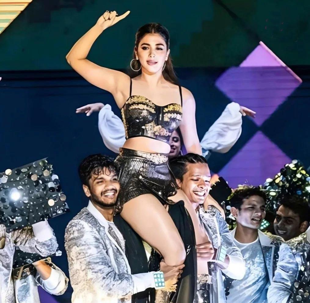 Pooja enjoys in Kolkota