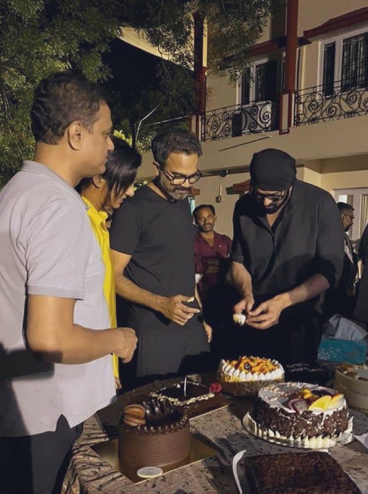 Prabhas celebrates Prashant Neel B-Day in Salaar sets