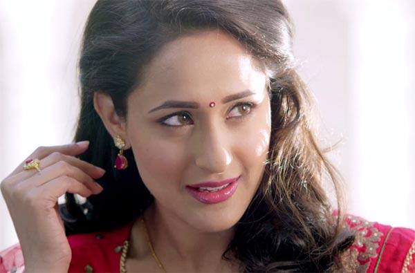 Fighting Shots On Kanche Heroine!