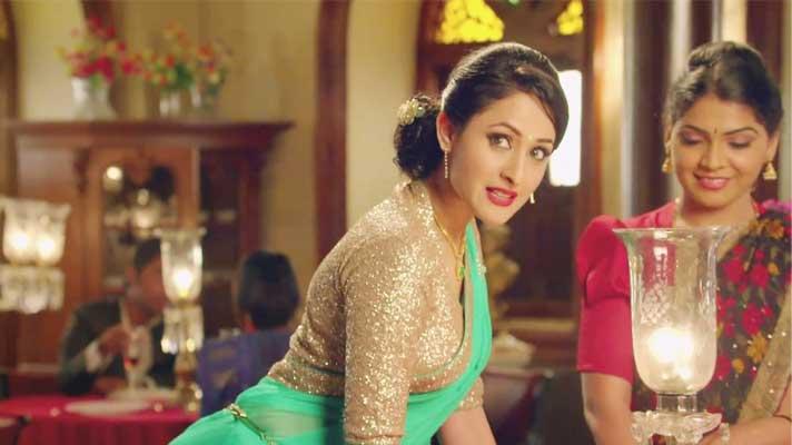 Stunning Beauty Opposite Ravi Teja!