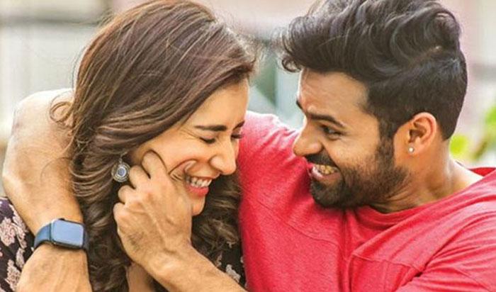 Maruthi Rare Feat with Prati Roju Pandaage