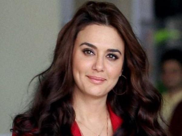 Boyfriend Harasses Mahesh's Beauty!