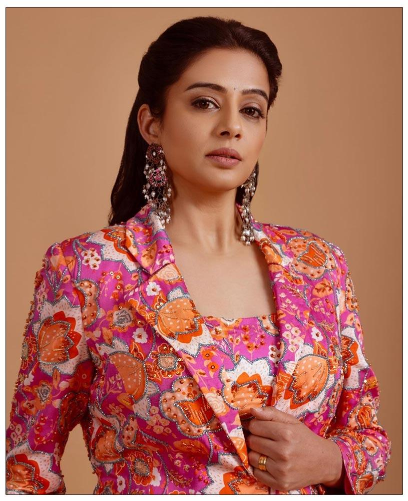 Priyamani Strong Take On Age Shaming
