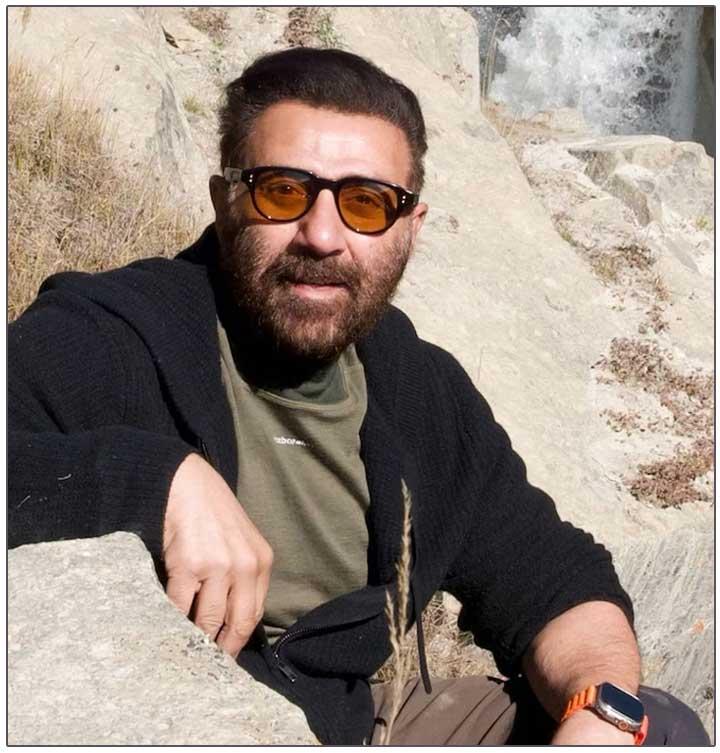 Producer Sourav Gupta complained against Sunny Deol