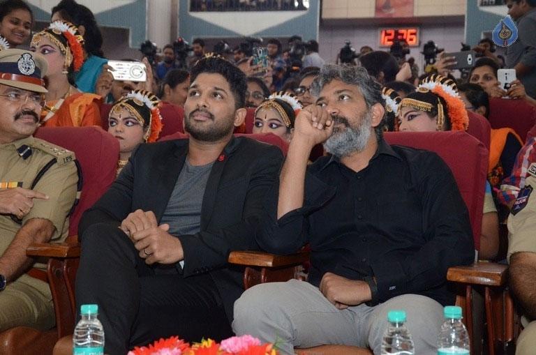 Rajamouli Senses Allu Arjun's Heroism