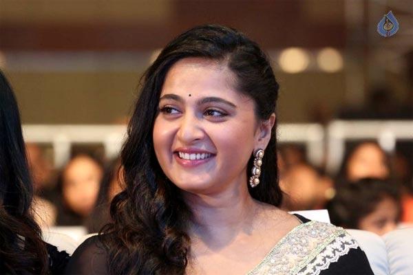 Rajamouli Teasing Anushka!?