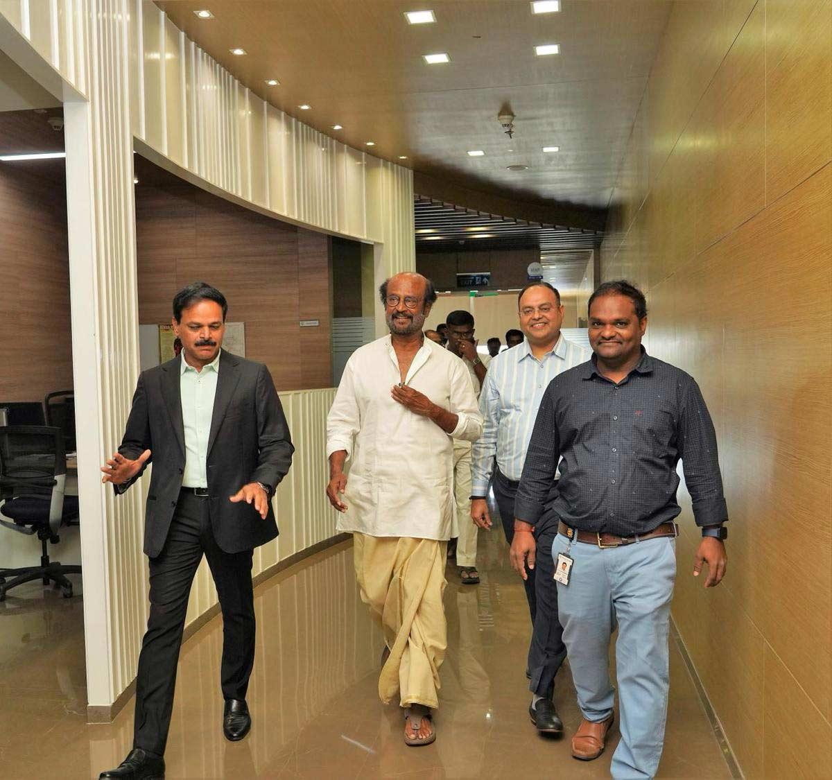 Rajinikanth praises Hyderabad metro project