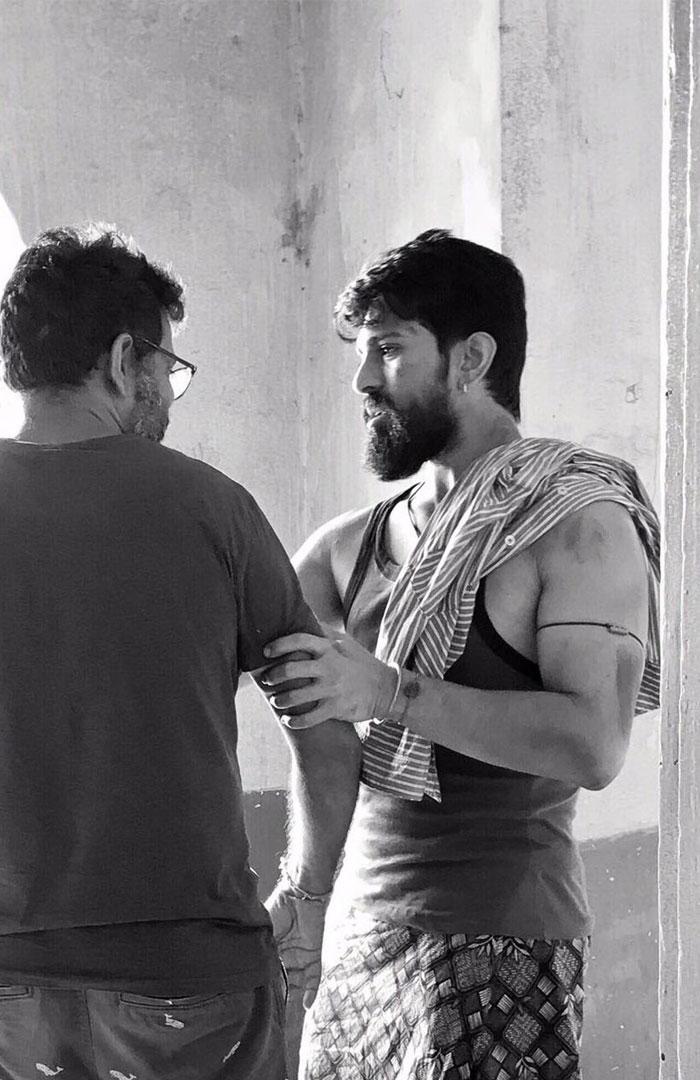 Charan Leaked Look from Rangasthalam Terrific