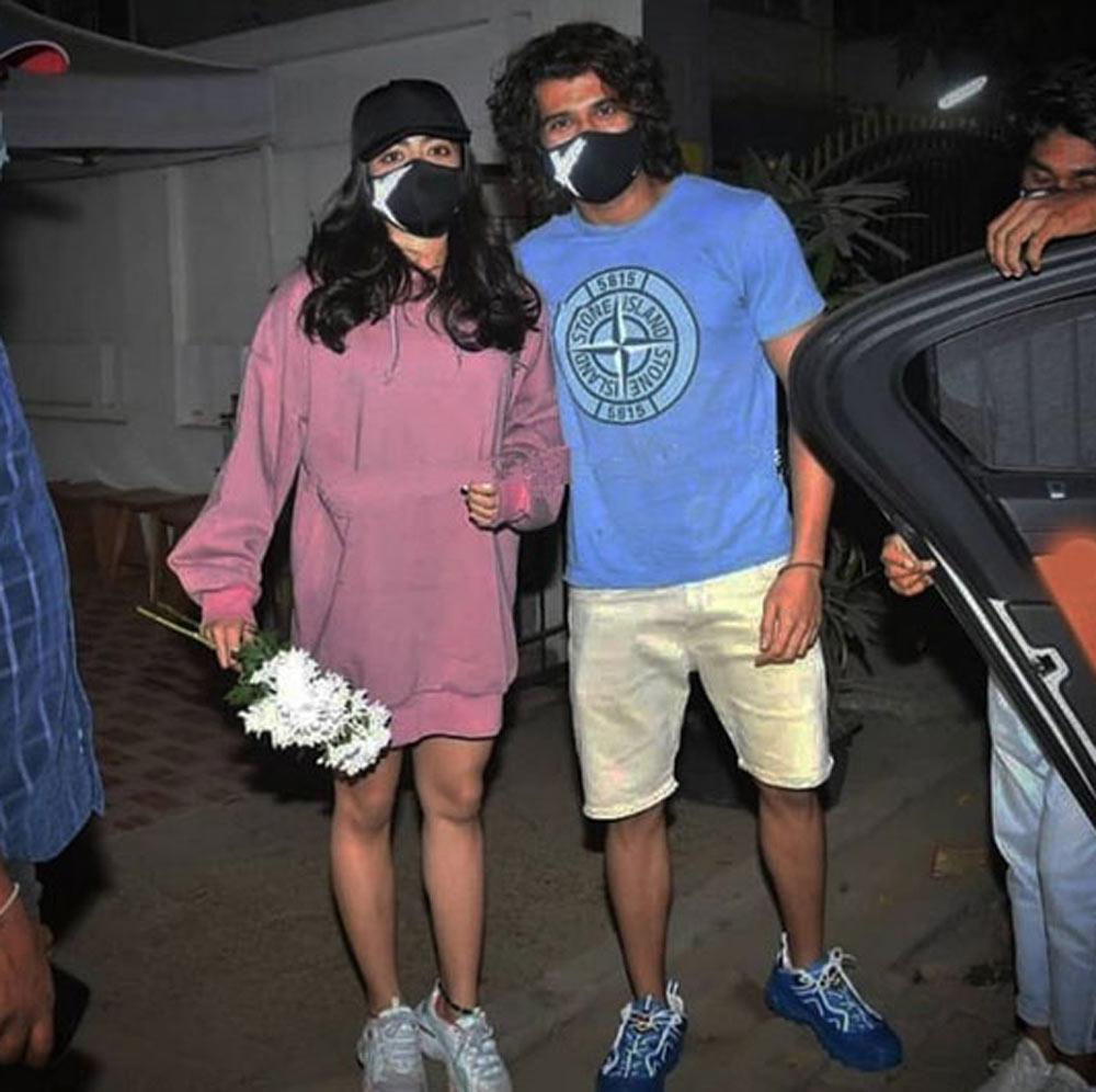 Deverakonda's Dinner Date: Viral