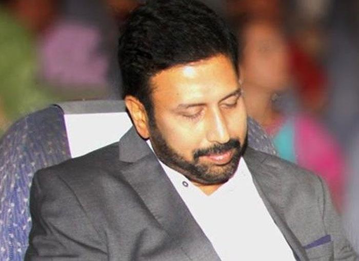 Shock: Ravi Prakash Criticises Himself?