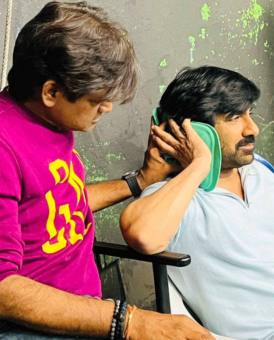 Ravi Teja shoots with neck pain for Mr Bachchan
