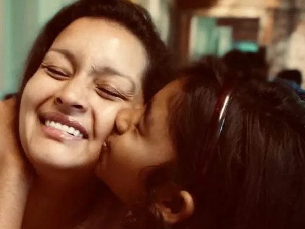 Renu Desai Shirks Away From Responsibility
