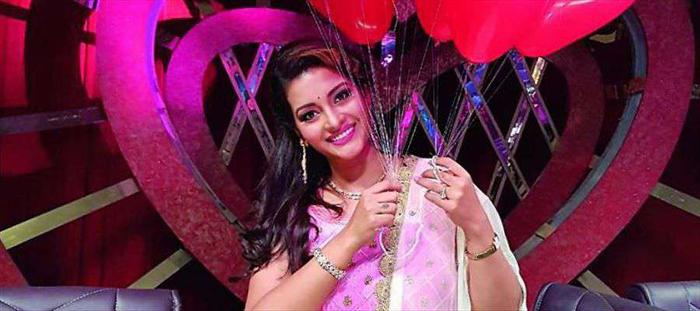 Renu Desai Bursts Bigg Boss Bubble