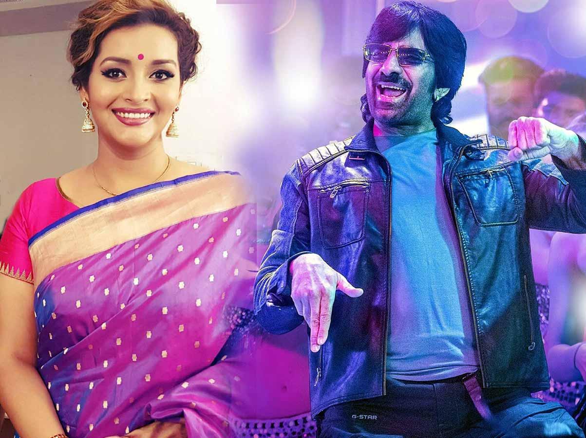 Speculation over Renu Desai s secret signals