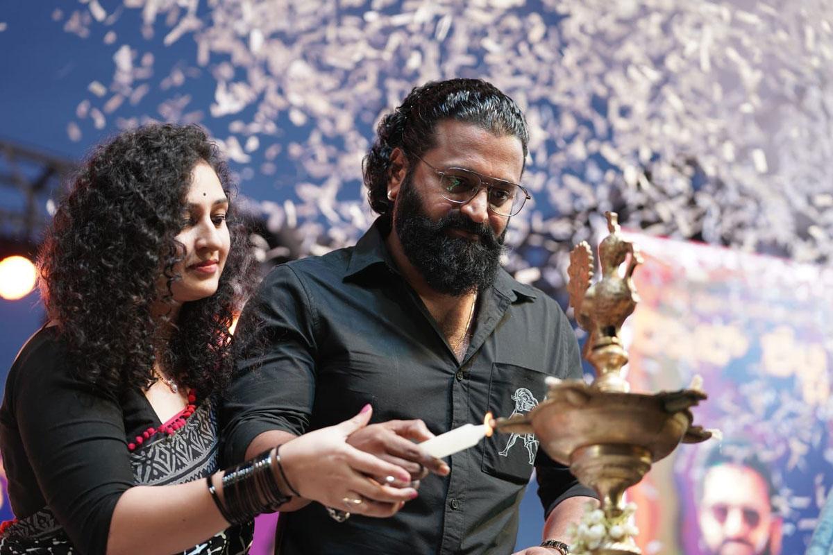 Rishabh Shetty wife Pragathi gives a special gift on his B-Day