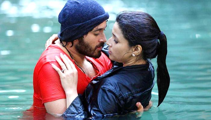 Two Jealous Heroines Dated One Hero!