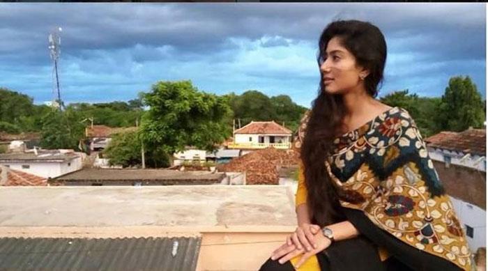 Did Fidaa Beauty Send Chappals?