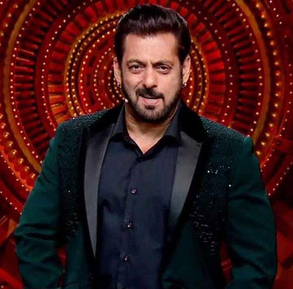 Salman Khan caught smoking, netizens troll