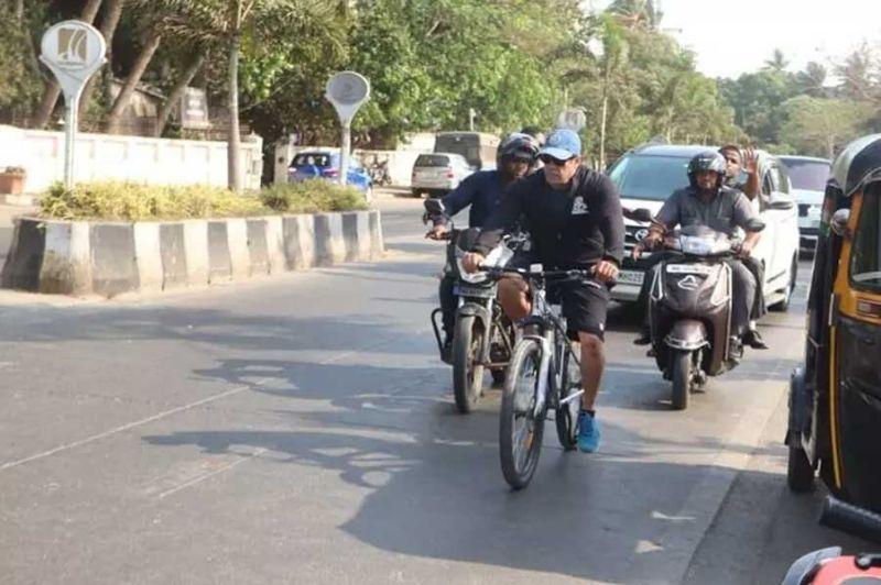 Salman goes on bicycle to SVC63 sets