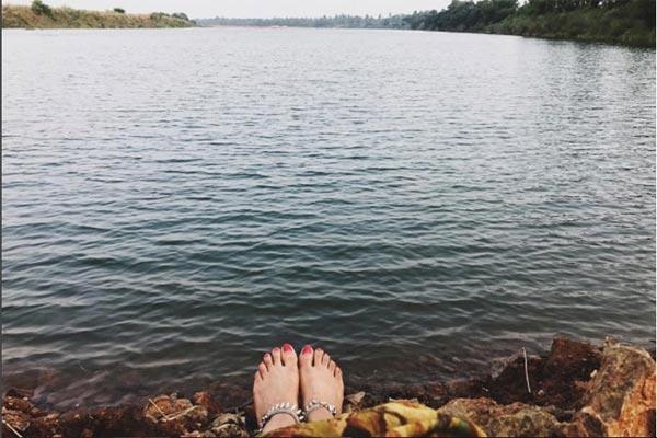 Samanta Gives Her Paada Darshanam!