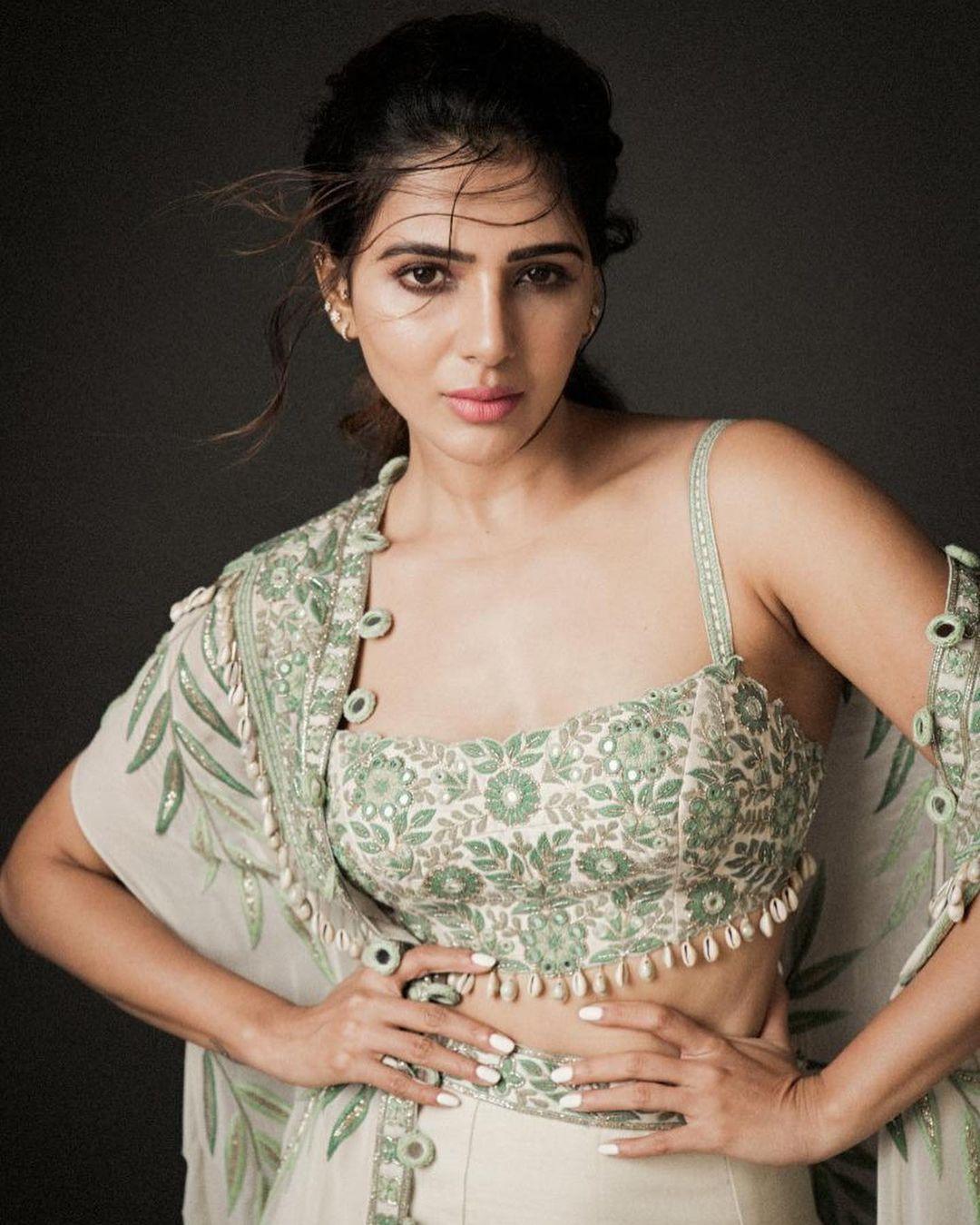 Samantha to romance Bollywood star?
